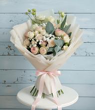 Букет цветов из:  Розы и Лизиантусы в Новотроицкой