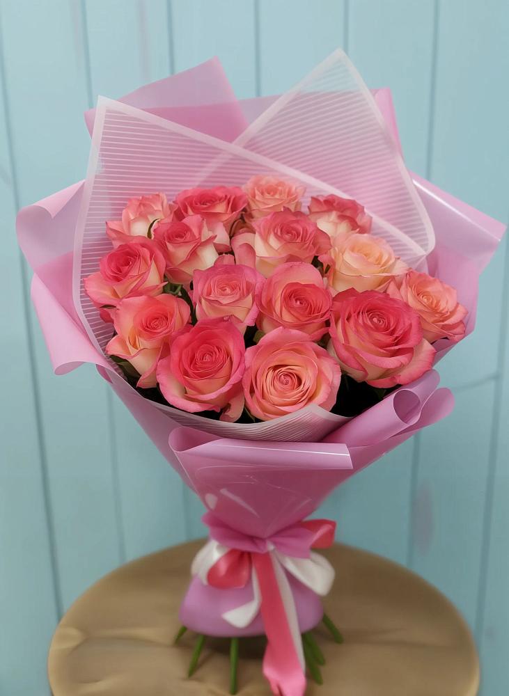 Букет 15 Розовых роз Равель в Новотроицкой