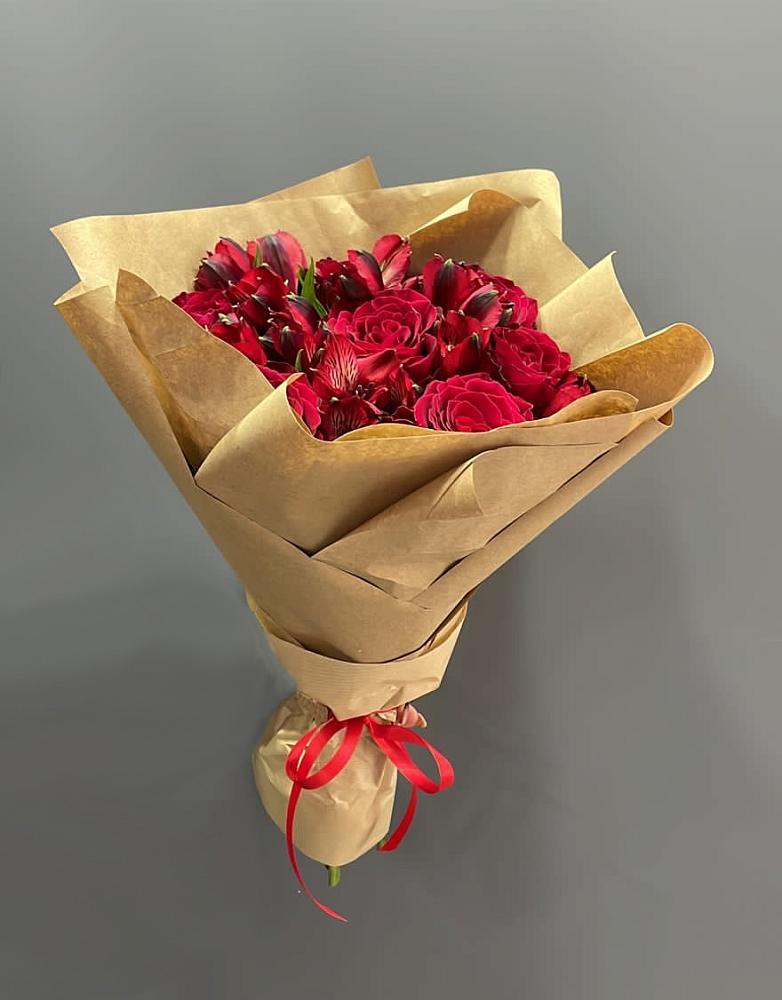 Букет цветов из: Альстромерии и Розы в Новотроицкой