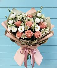 Букет цветов из:  Розы, Альстромерии и Лизиантусы в Новотроицкой
