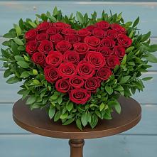 Цветочная композиция из Розы в виде сердца в Новотроицкой