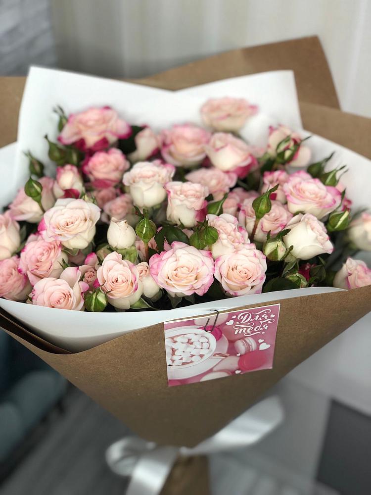 Букет цветов из: Розы в Новотроицкой