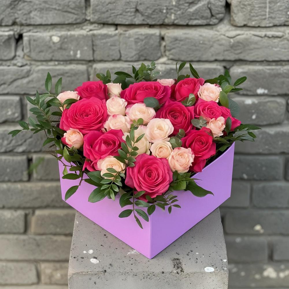 Цветочная композиция из Розы в коробке в Новотроицкой
