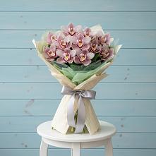 Букет цветов из:  Орхидеи и Розы в Новотроицкой