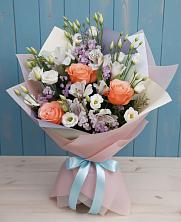 Букет цветов из:  Лизиантусы, Розы, Альстромерии и Гипсофила в Новотроицкой