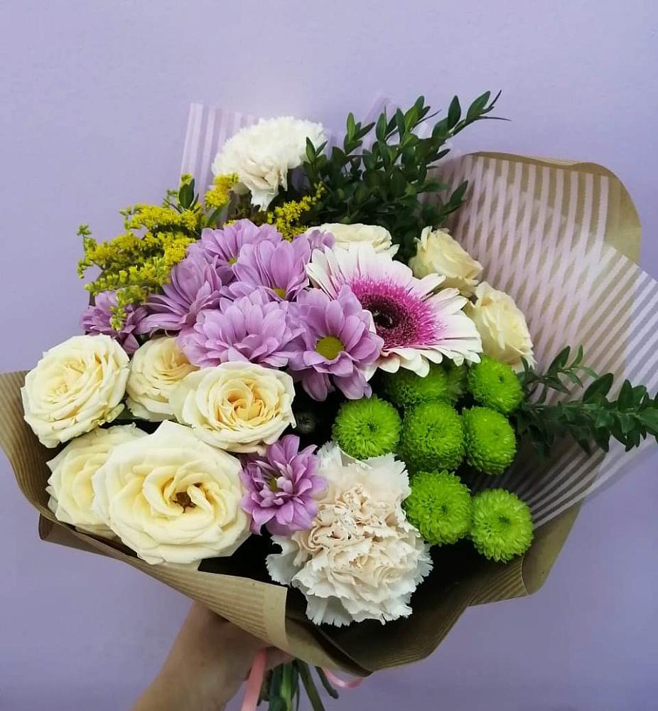 Букет цветов из: Хризантемы, Розы, Гвоздики и Герберы в Новотроицкой