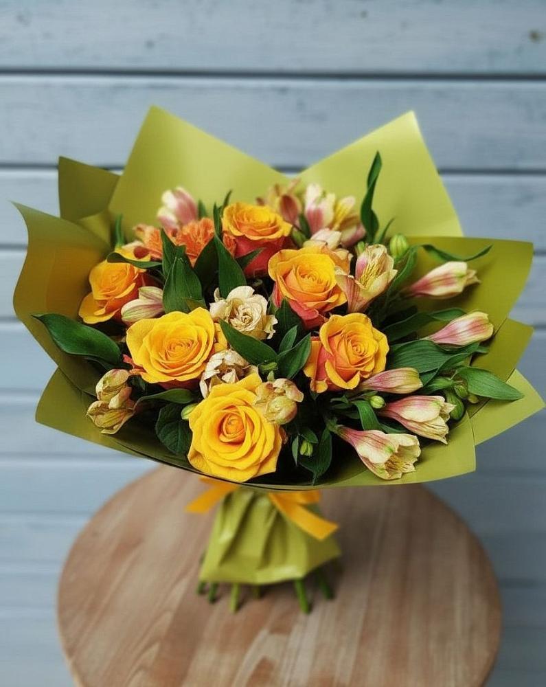 Букет цветов из: Альстромерии и Розы в Новотроицкой