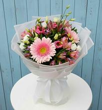 Букет цветов из:  Герберы, Альстромерии и Лизиантусы #REPLACE_PRED# Новотроицкой