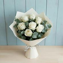 Букет Белые розы в Эвкалипте в Новотроицкой