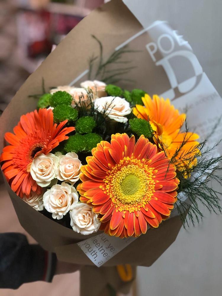 Букет цветов из: Герберы, Хризантемы и Розы в Новотроицкой