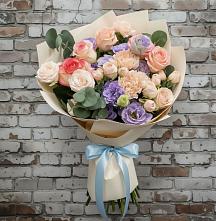 Букет цветов из:  Розы, Лизиантусы и Гвоздики в Новотроицкой